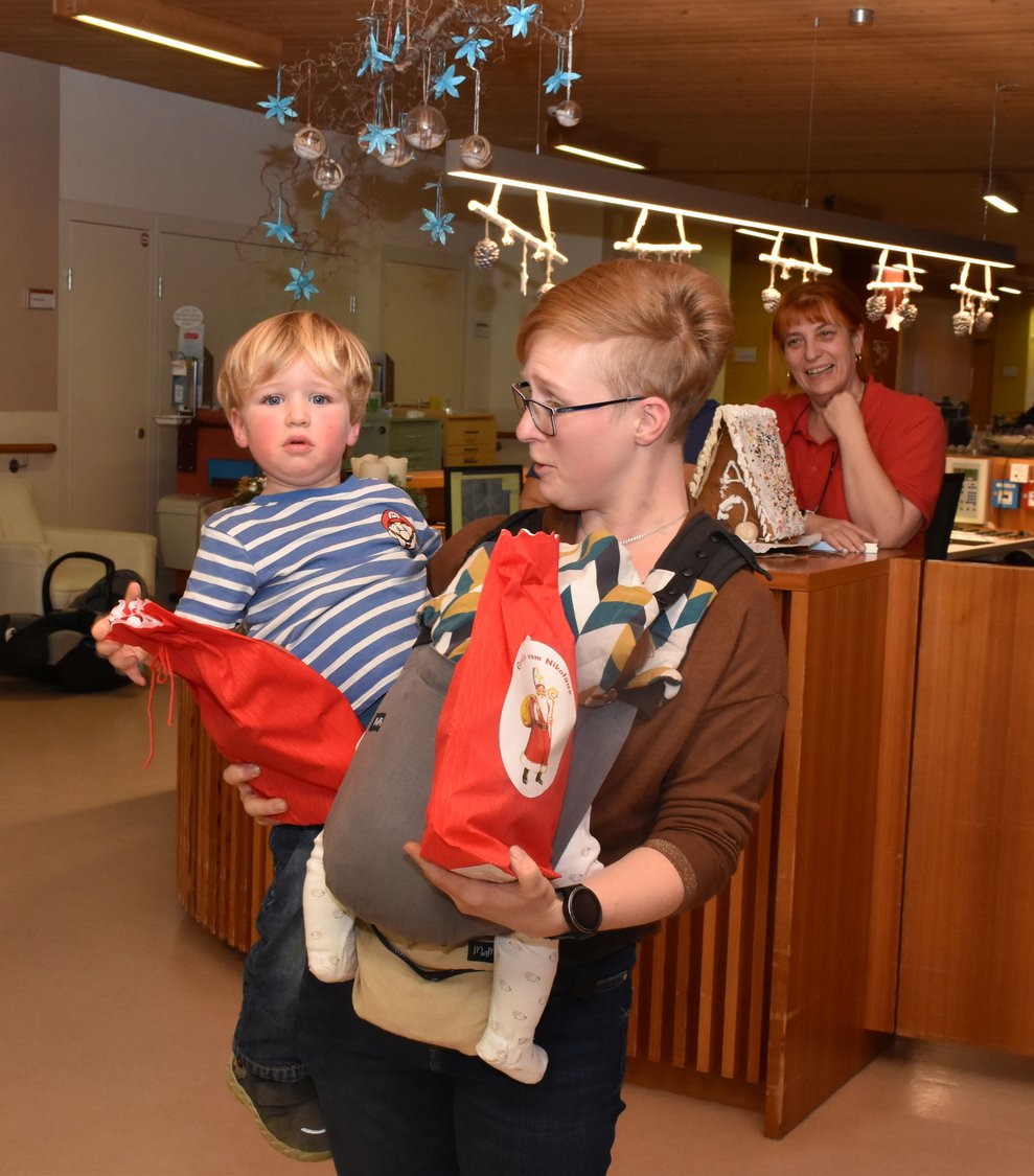 Mutter mit 2 Kindern erhält Nikolaussackerl