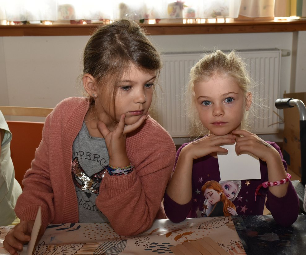 Zwei Kindergartenkinder.