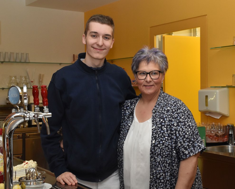 Zivildiener Benjamin Talamas und Michaela