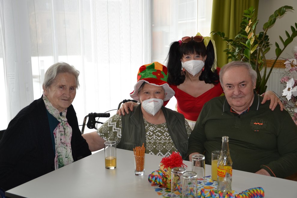 BewohnerInnen und Betreuerin