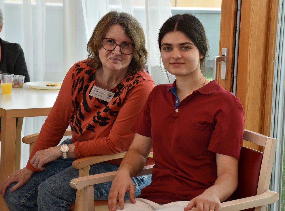 EA Margit Mathes-Wachter mit Praktikantin Anhelina.