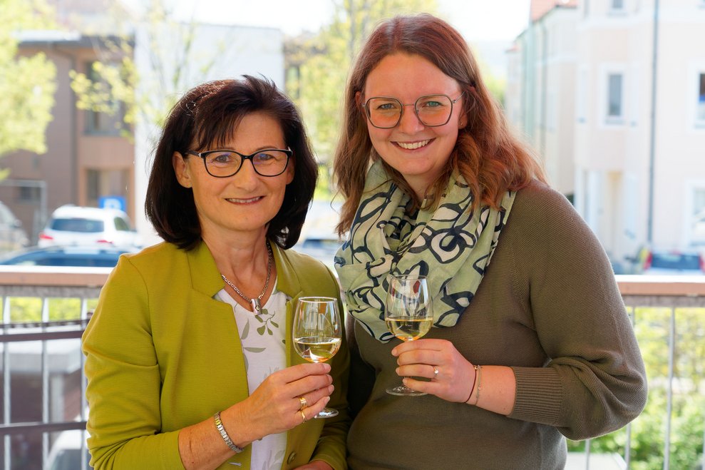 Christine Micko, Claudia Neuteufel.