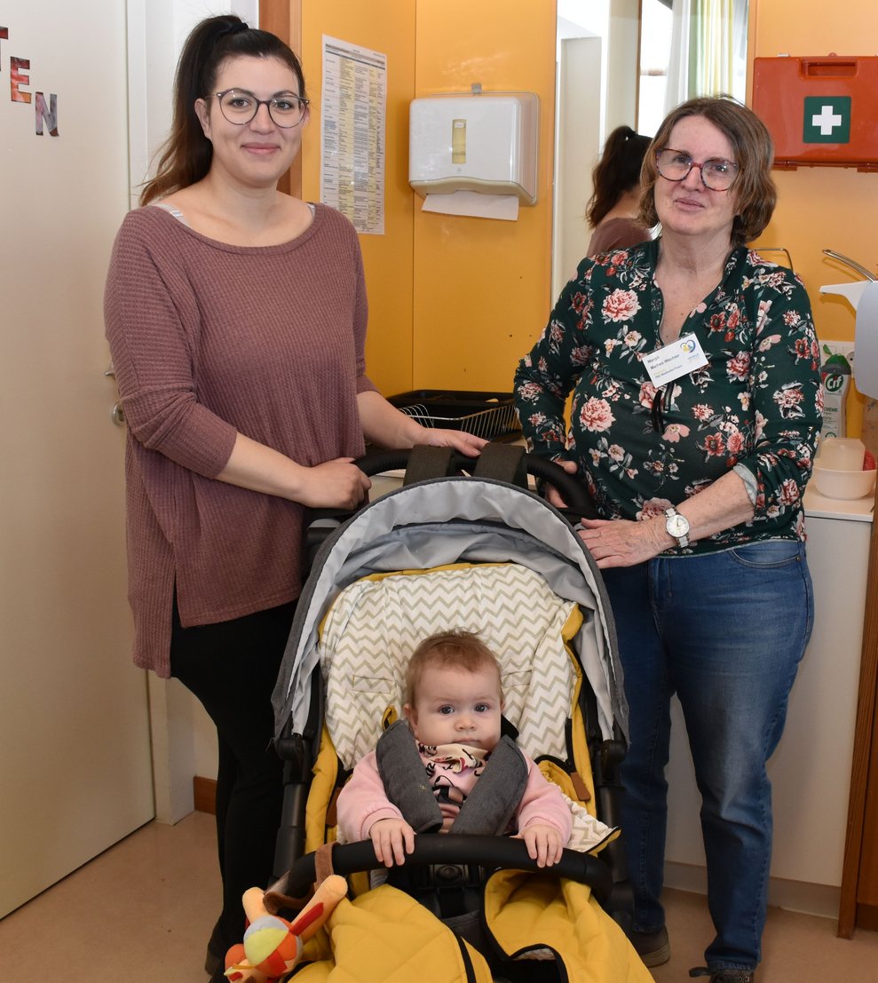 Baby Malia mit Mama und Oma.
