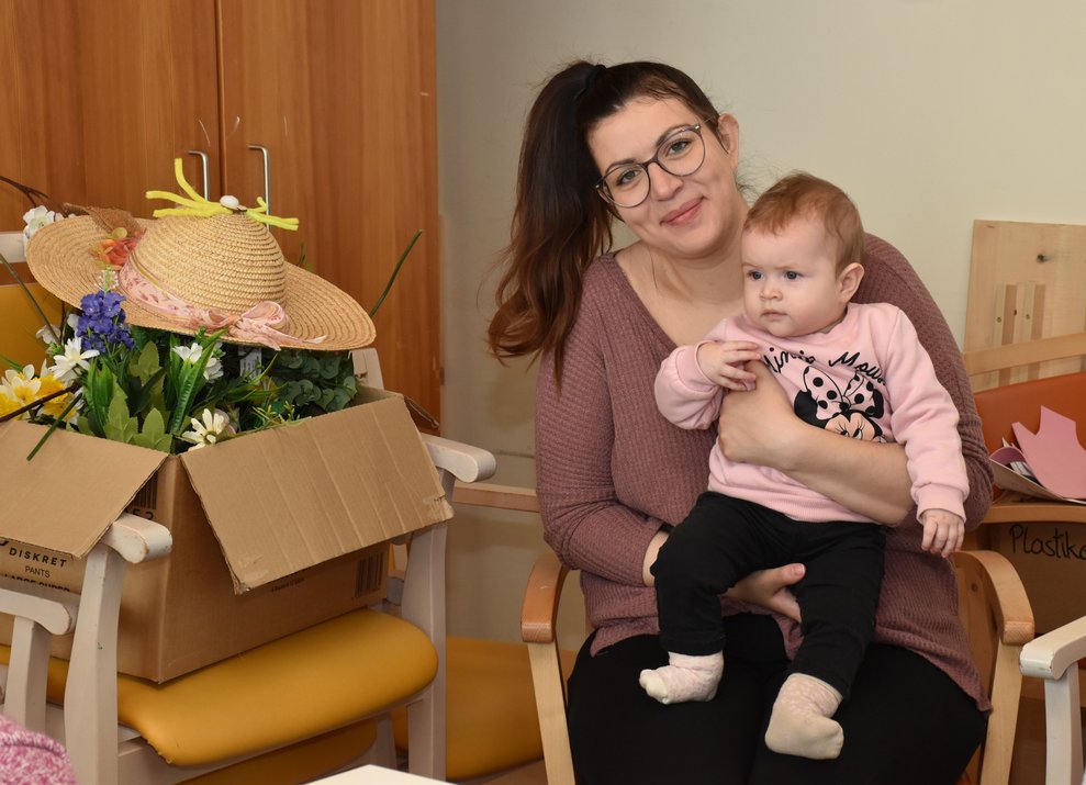 Baby Malia mit Mama Seada Mathes.