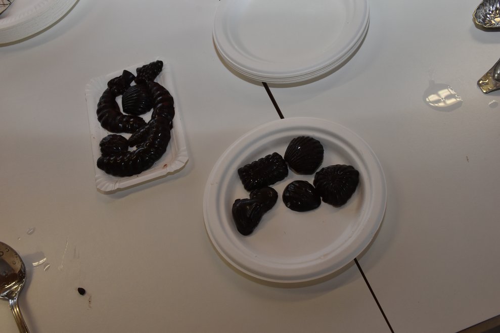 Eine Schüssel mit Schneeschokolade.