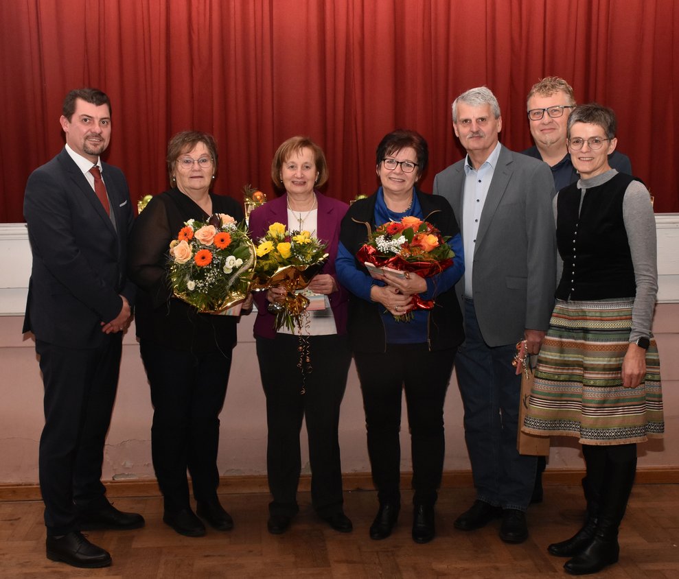 Gruppenfoto von den Pensionistinnen und Pensionisten