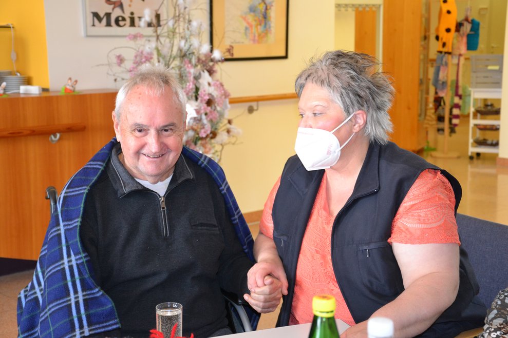 Bewohner und Betreuerin