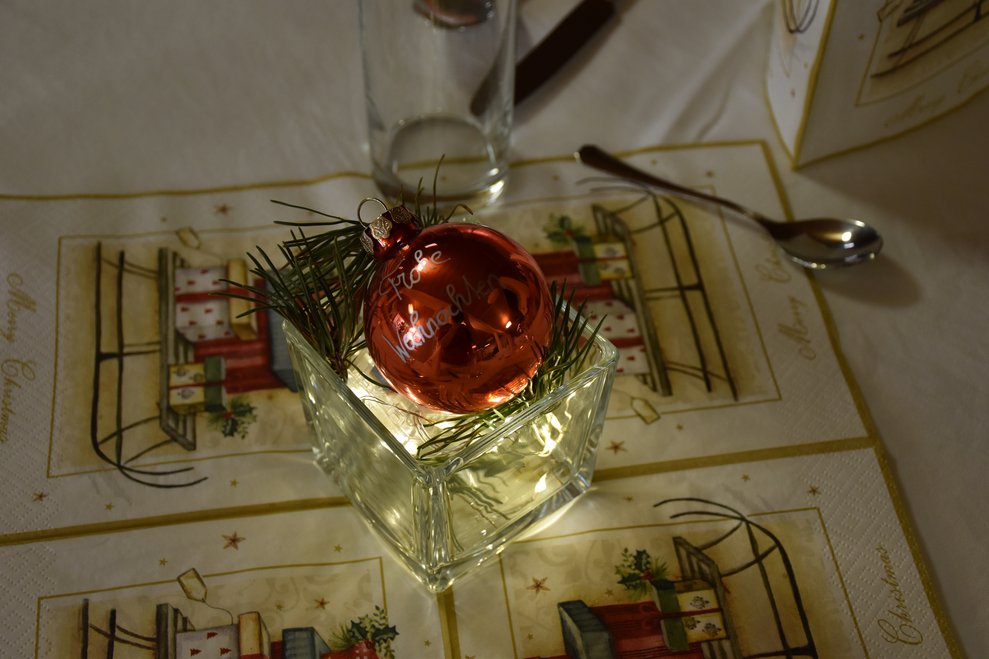 Weihnachtskugel mit Beleuchtung.