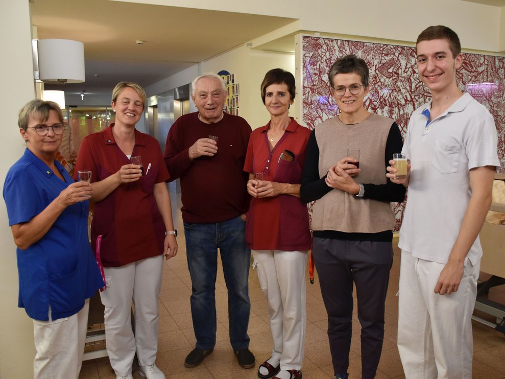 Gruppenfoto von Kolleginnen am Fest