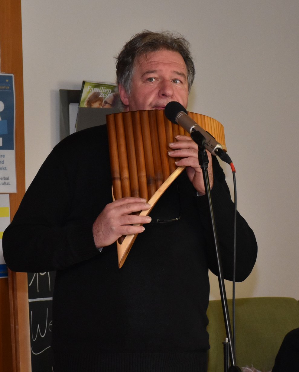 Rudolf Winglhofer mit der Panflöte.