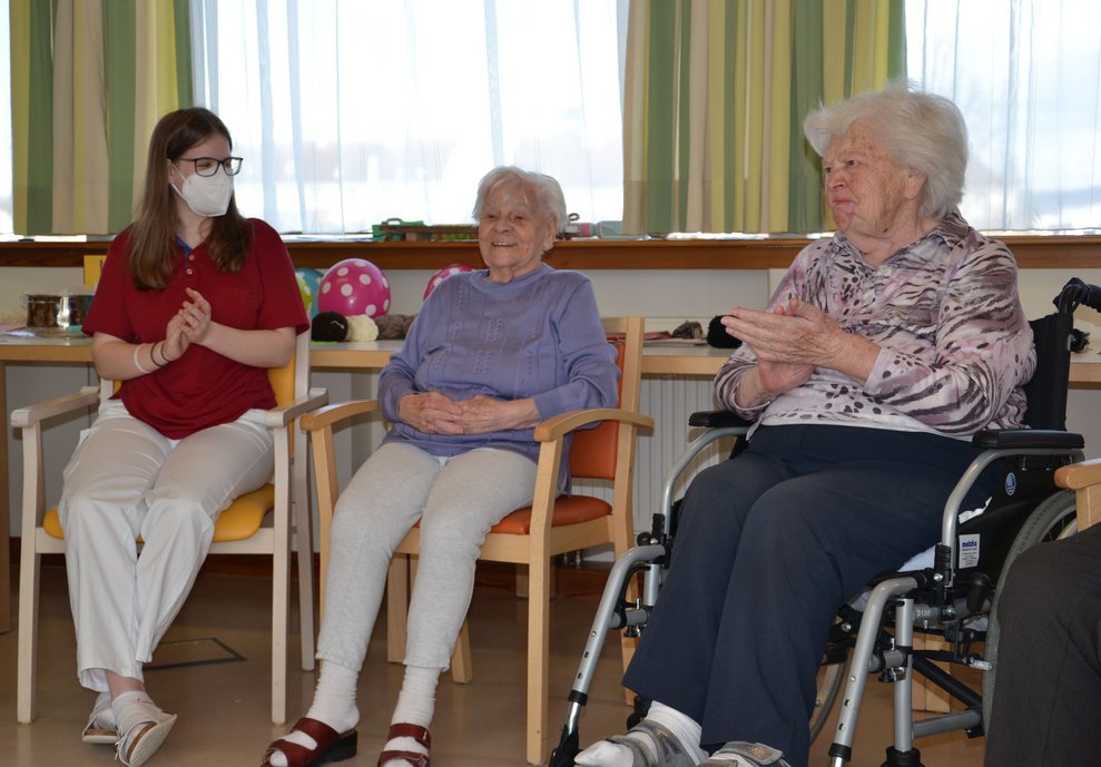 BewohnerInnen und Betreuerin