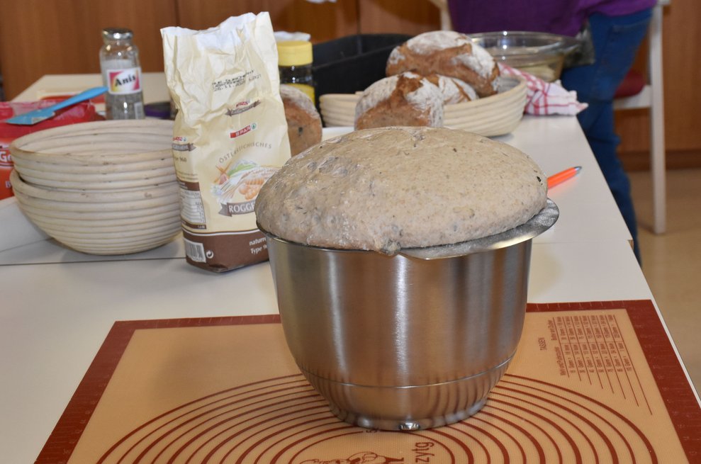 Eine Schüssel voll Teig.