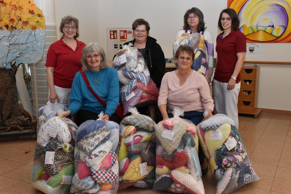Ankunft der Damen vom Verein Flügerlherzen.